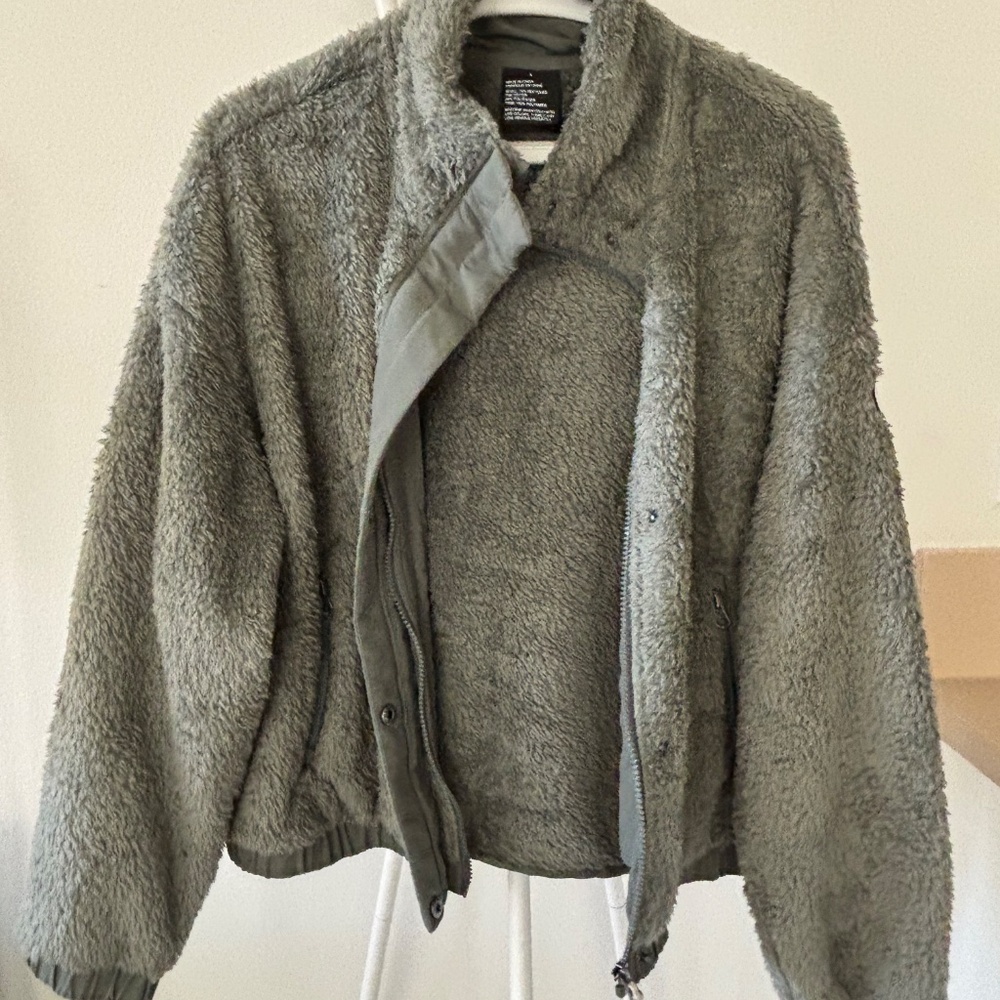 Vuori women's Cozy Sherpa Jacket Green Size Medium NWOT - Picture 10 of 14